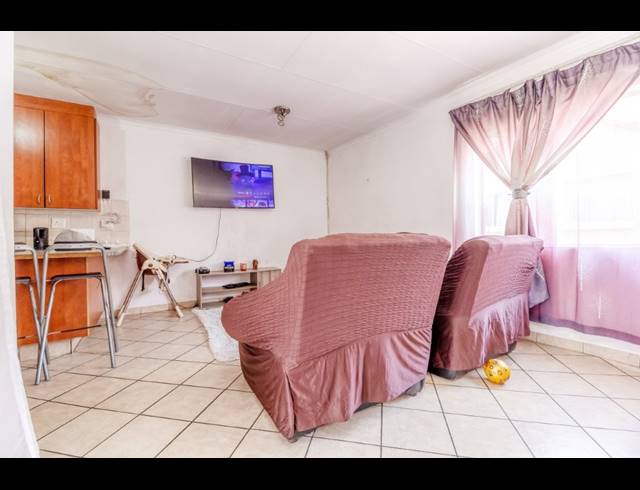 2 BEDROOM APARTMENT FOR SALE IN NOORDHANG